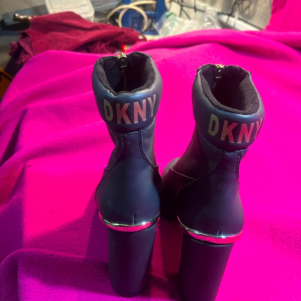 DKNY size 6.5 Boots